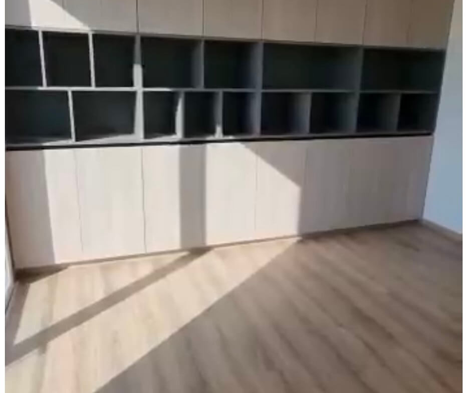 930
