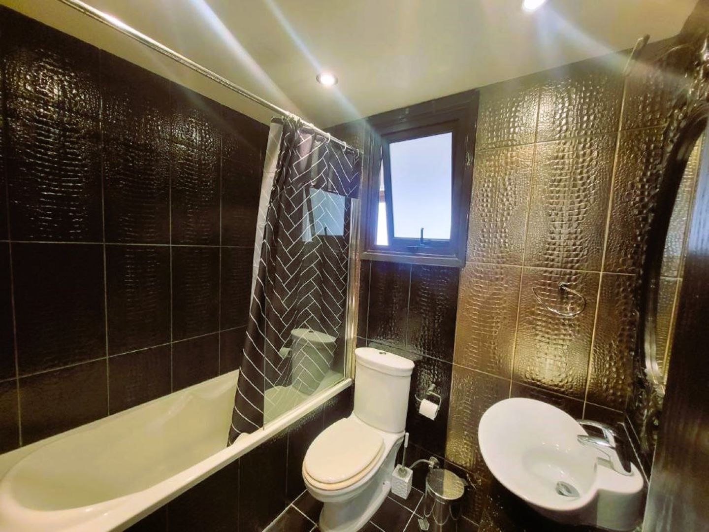 MRS ELENA LONGINOVA 4TH FL. G