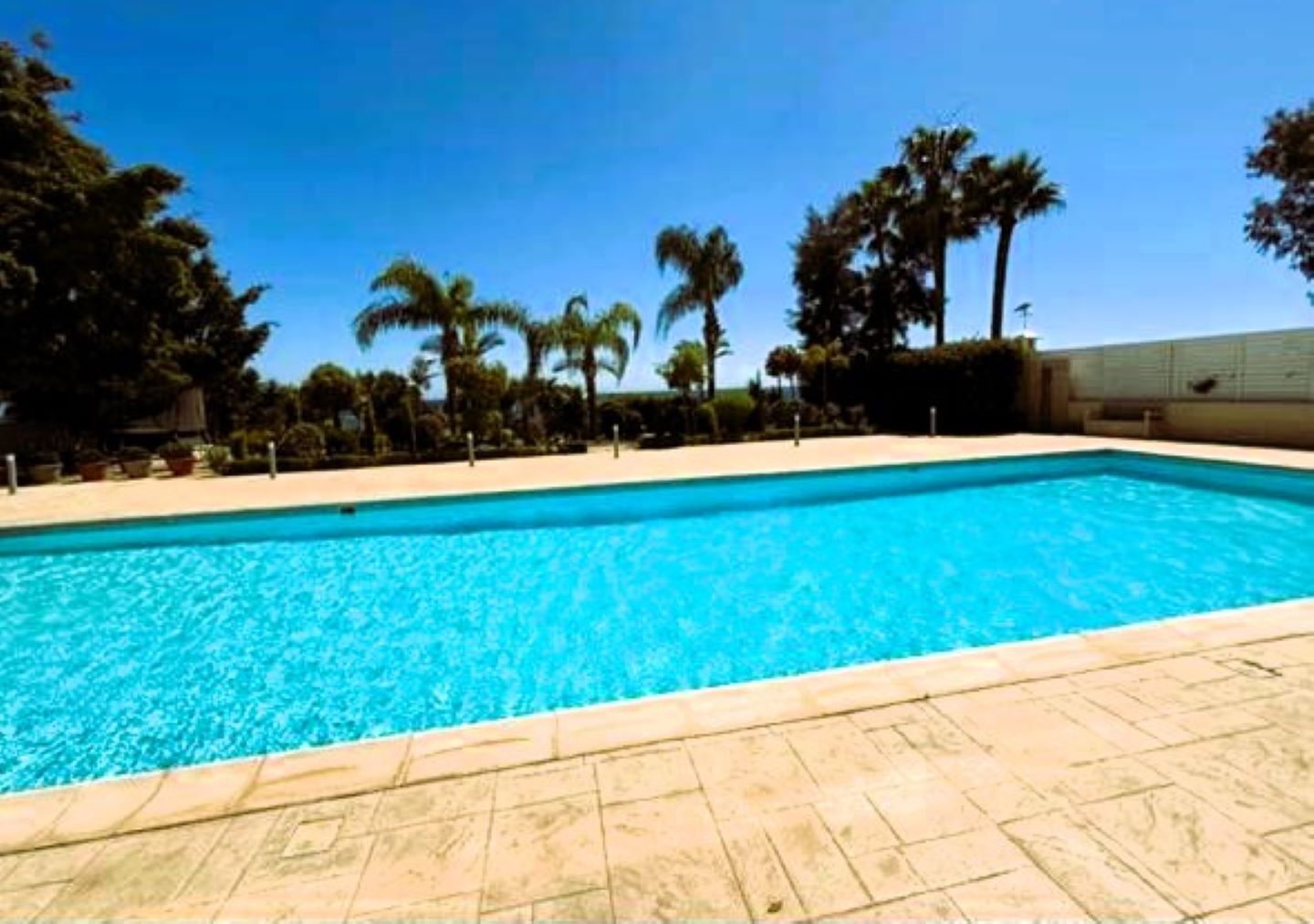 LIMASSOLO FLAT MR FILIPPIDES. 12