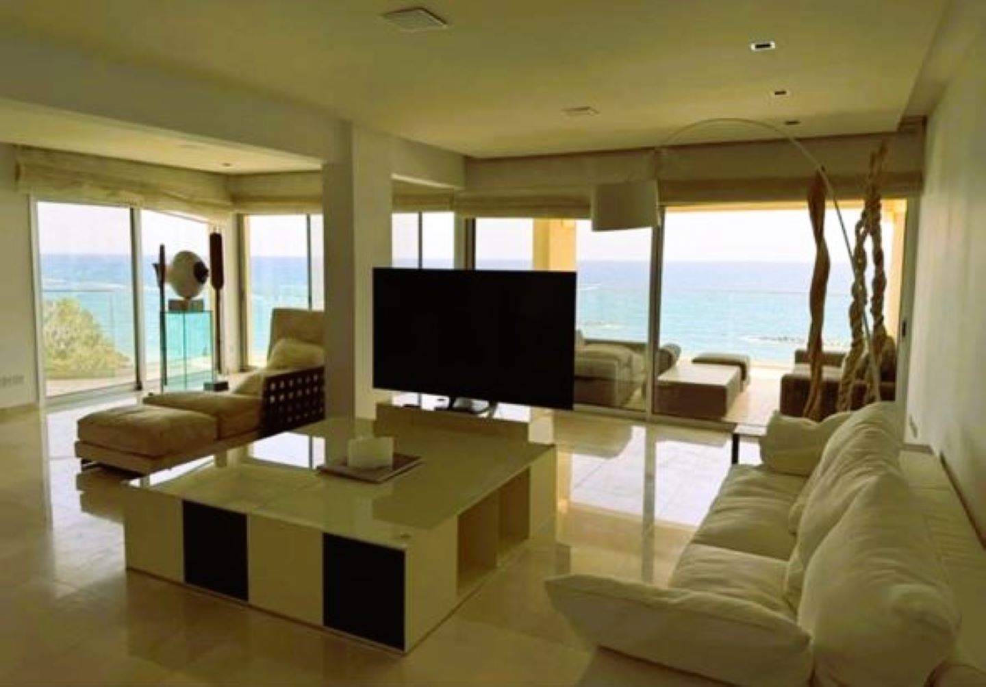 LIMASSOLO FLAT MR FILIPPIDES