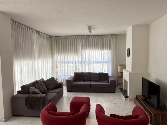 Elegant three bedroom flat For Rent