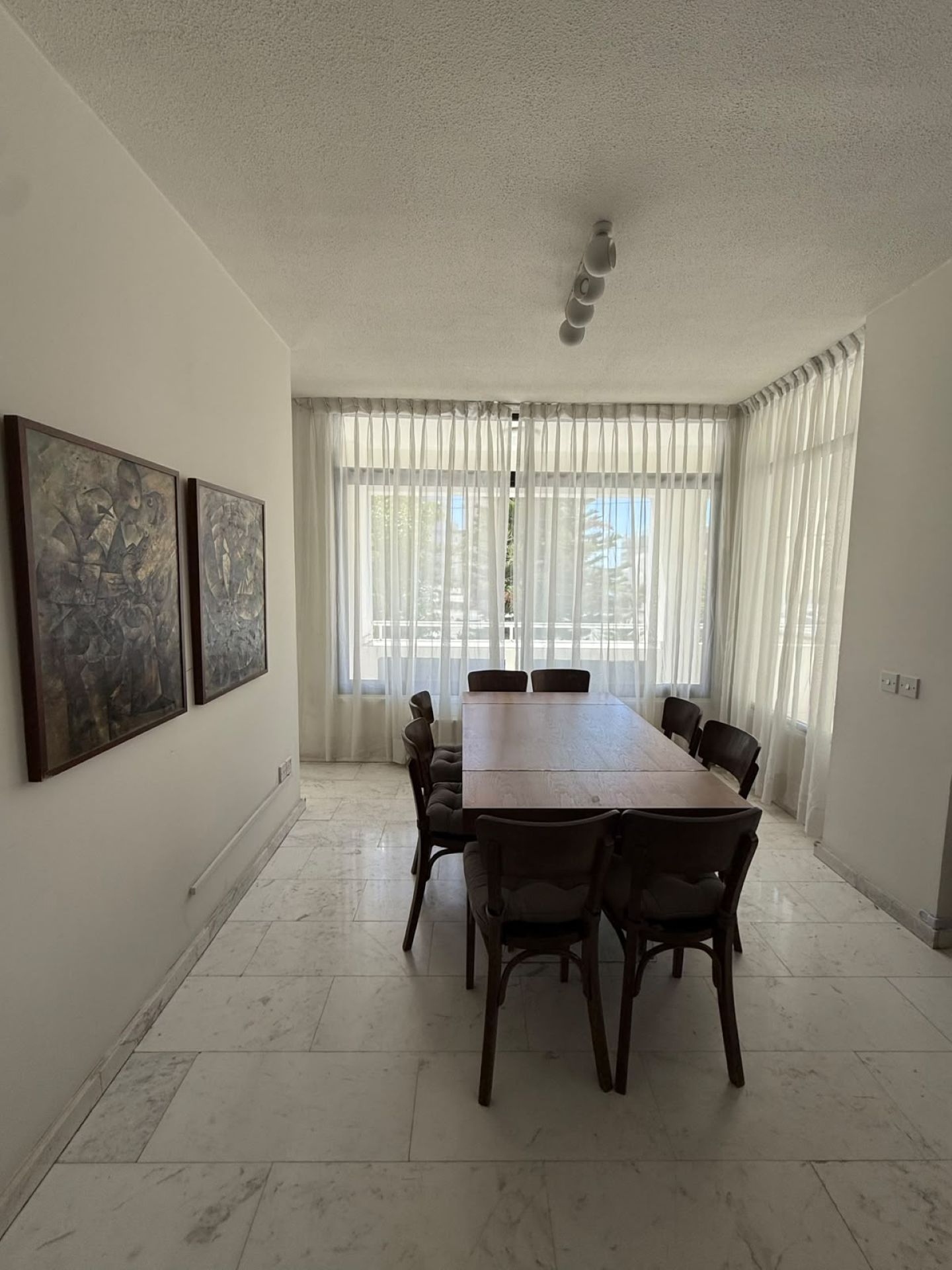 Elegant three bedroom flat For Rent