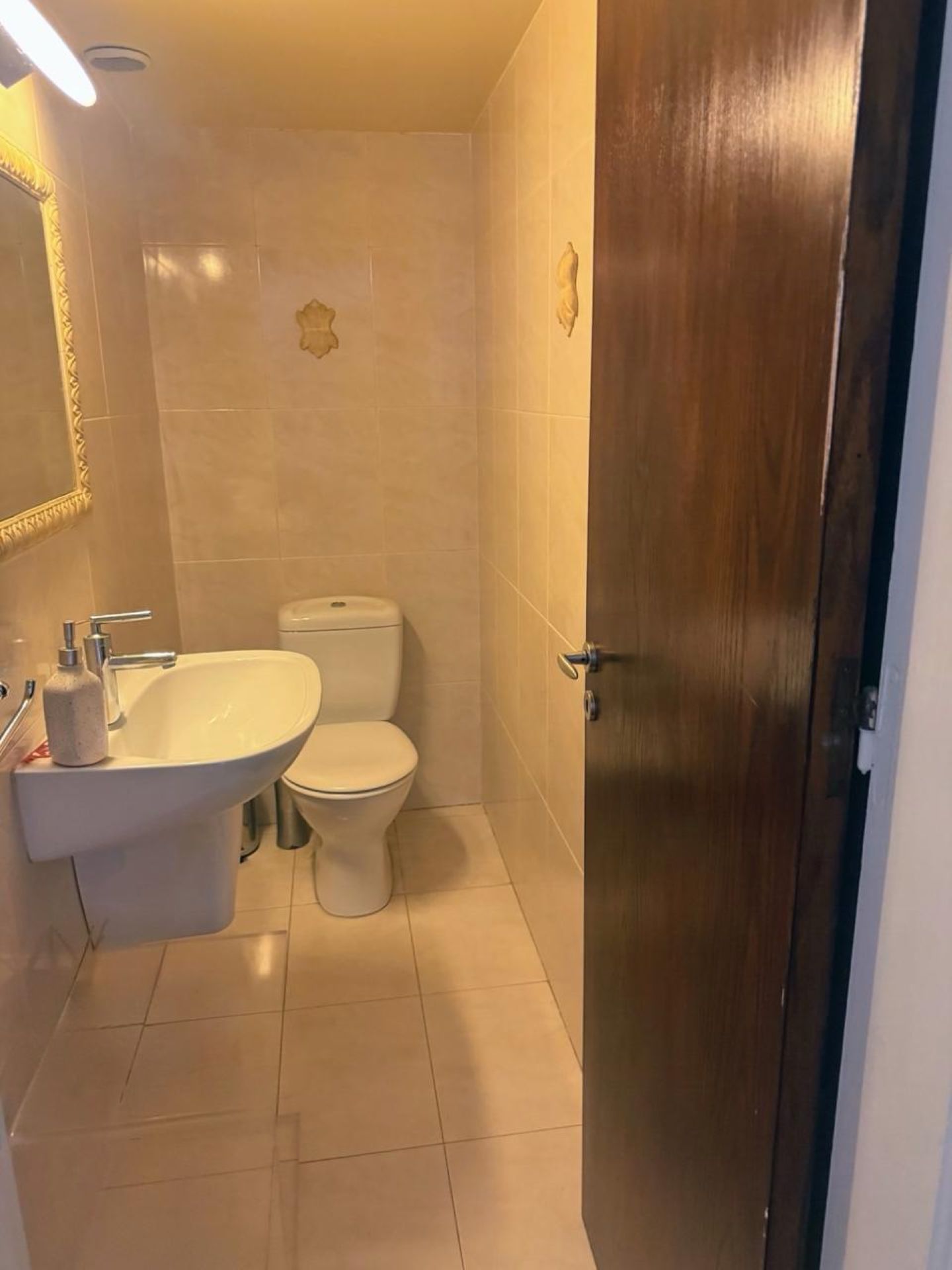 Upper duplex apartment for Rent