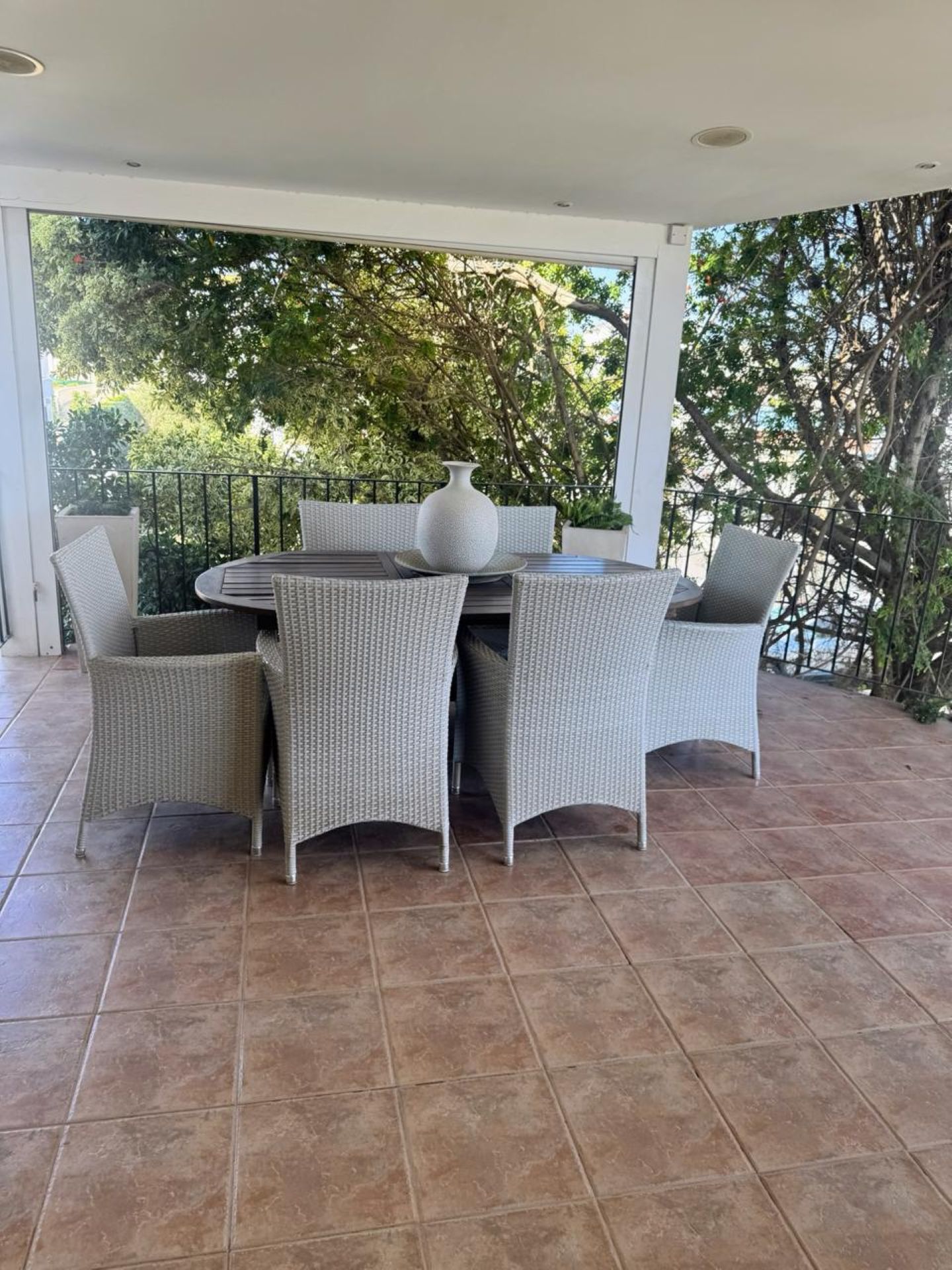 Upper duplex apartment for Rent