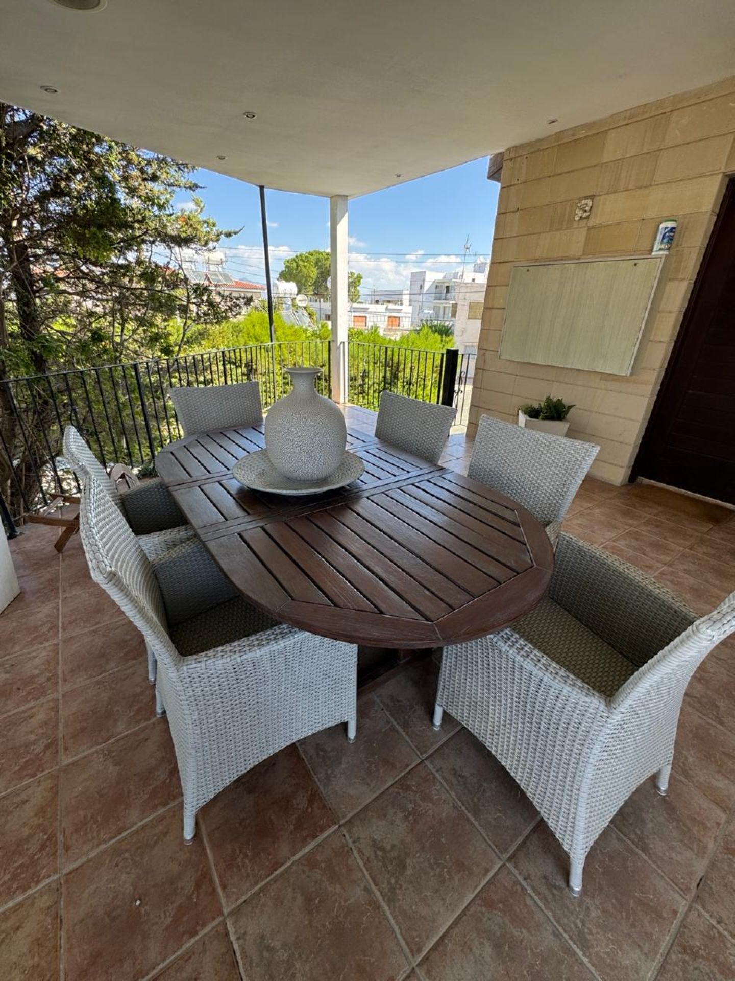 Upper duplex apartment for Rent